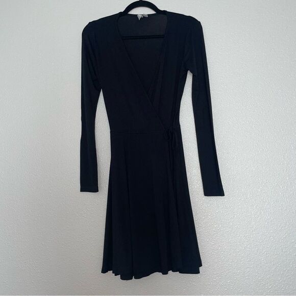 🚨 3 for $25 - ASOS Stretchy Black Wrap Dress - Picture 1 of 8